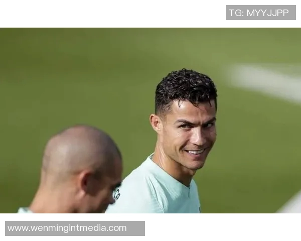 巴塞罗那与费伦茨瓦的精彩对决引发球迷热议与期待